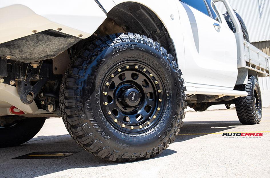 MAZDA BT 50 D LOCKER BLACK